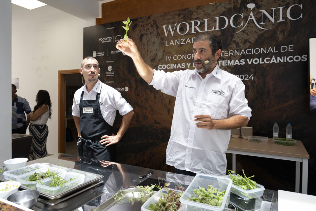 Platocanario.es Juan Cazorla in full presentation in La Graciosa