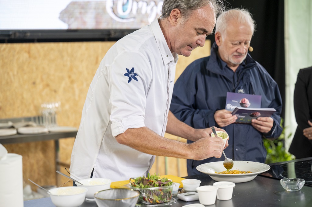 Platocanario.es Orlando Ortega en su ponencia en Orígenes