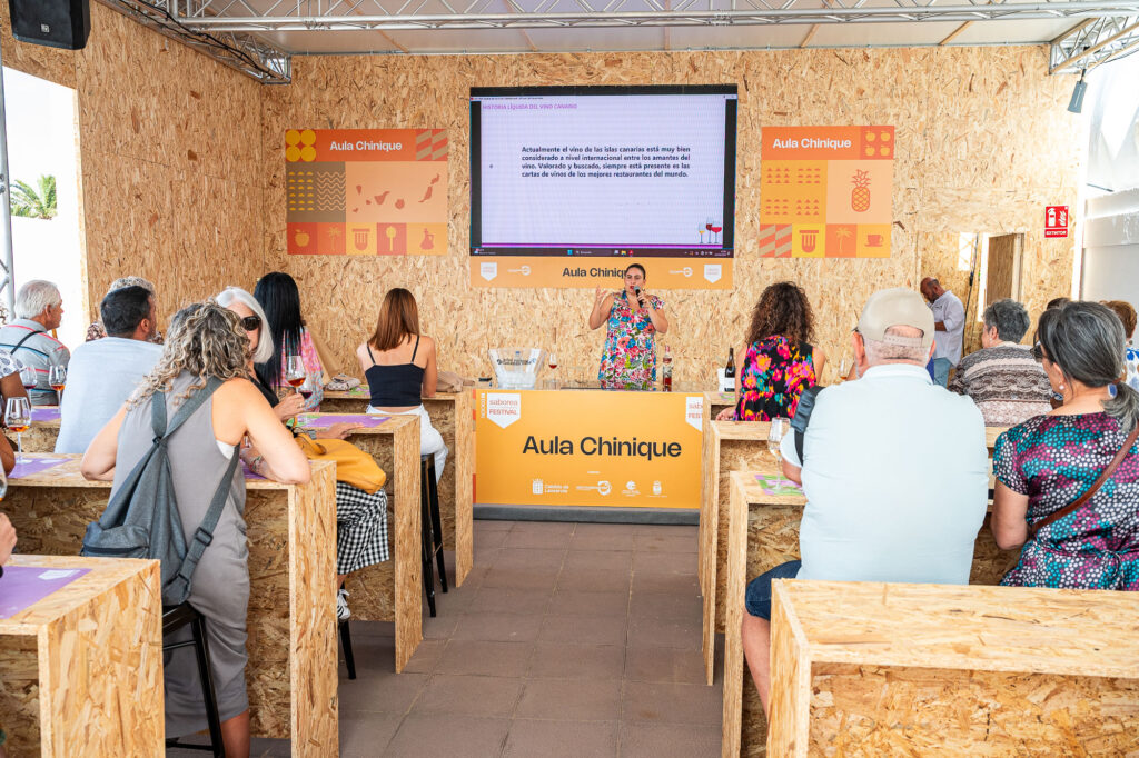 Platocanario.es Image of the Chinique Classroom, new in this edition