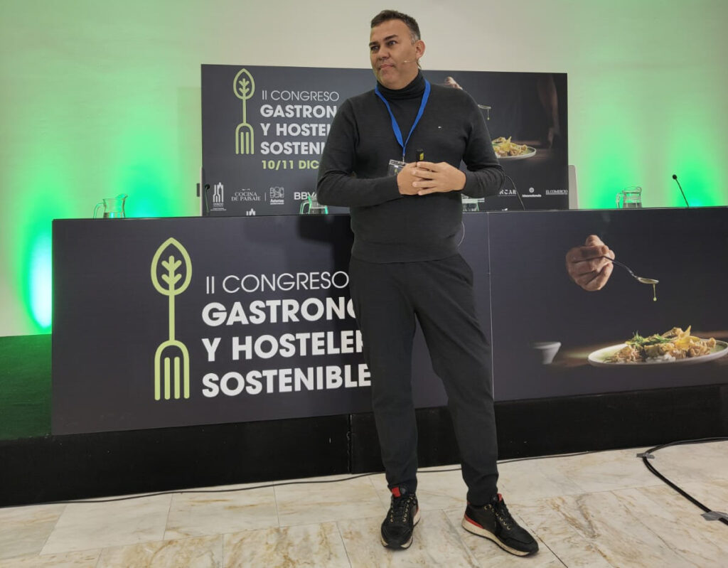 Platocanario.es Víctor Lugo, en el Congreso de Oviedo