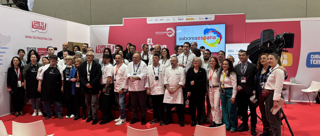 Platocanario.es Foto de familia de los destinos de Saborea España en Madrid Fusión