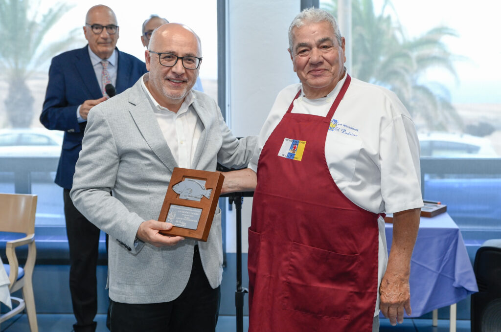 Platocanario.es the godfather complies 50 years and celebrates it distinguishing the Cabildo de Gran Canaria