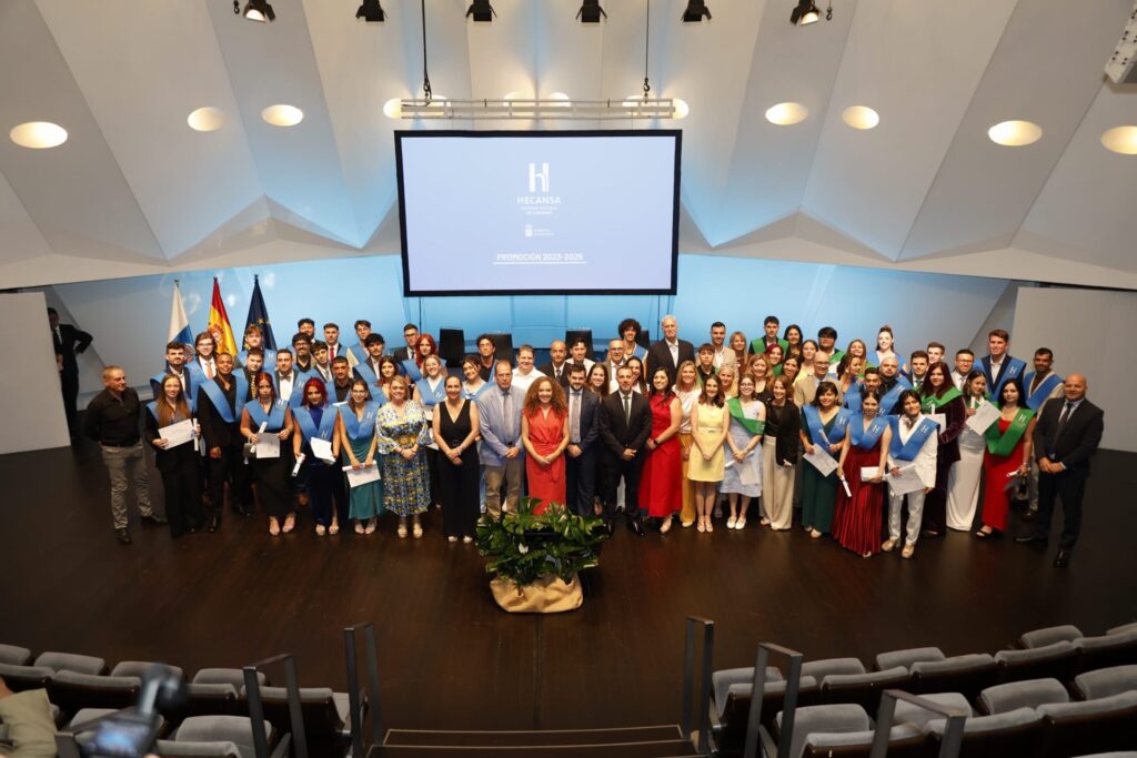 Platocanario.es Acto de graduación de Hecansa