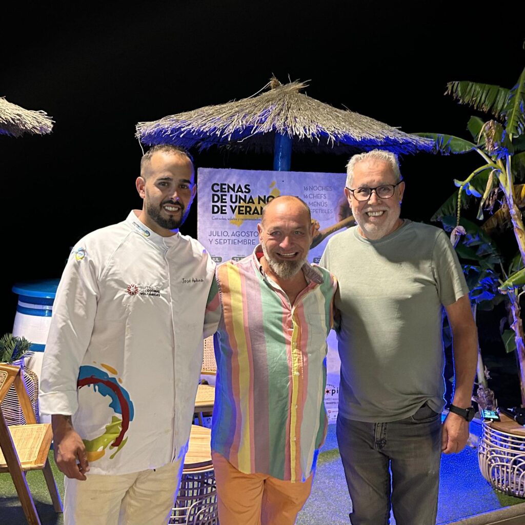 Platocanario.es José Nieves, on the left, With Luis Benito and his father, Fefo Nieves