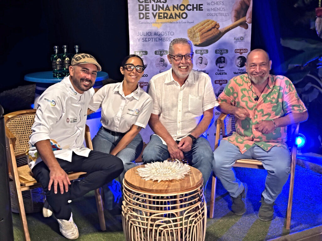 Platocanario.es Yeray Gil en las Cenas de una Noche de Verano del Chiringuito Tropical