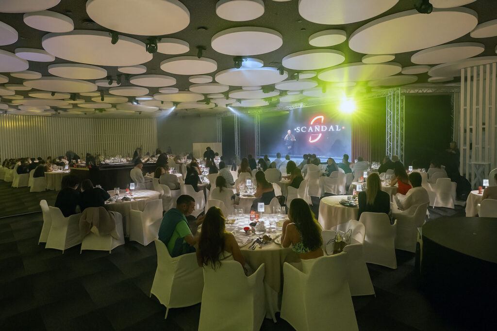 Platocanario.es Scandal Dinner Show
