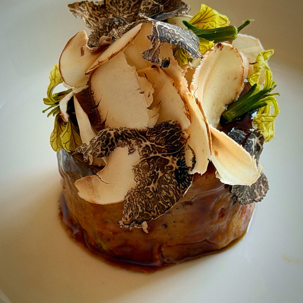 Platocanario.es Royal de cochinillo negro de la Finca de Uga