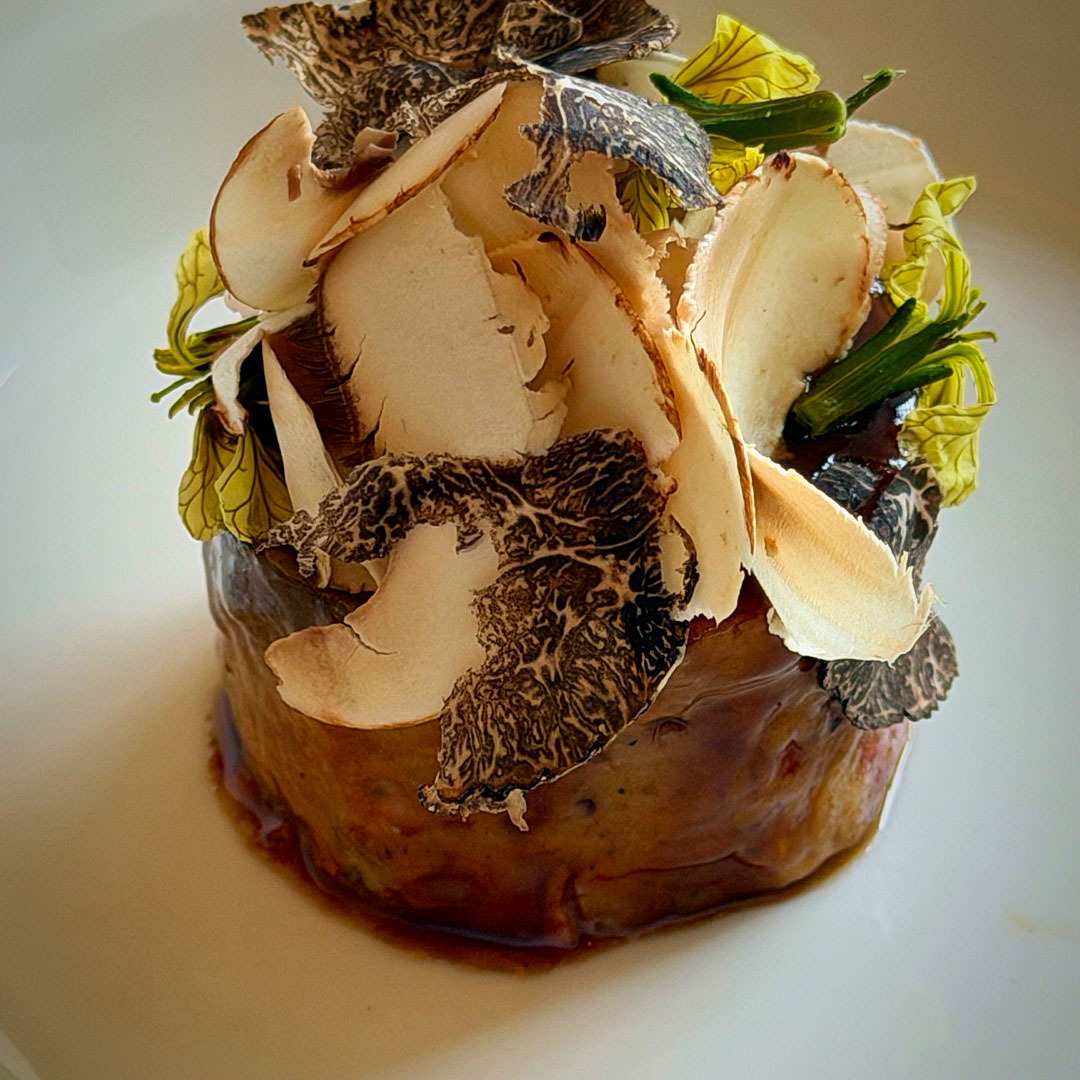 Platocanario.es Royal de cochinillo negro de la Finca de Uga