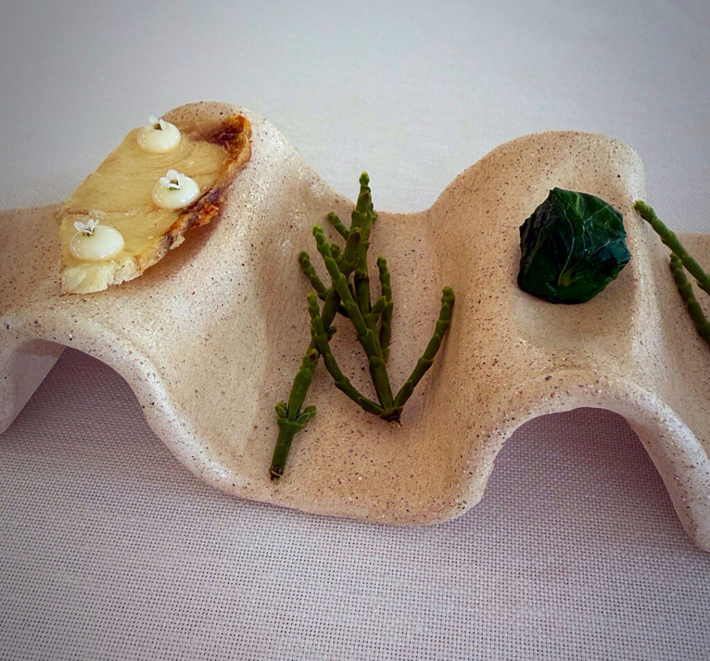 Platocanario.es Pescado seco y bocado de plátano, y coco fermentado