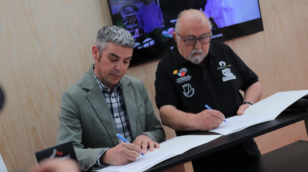 Platocanario.es Firma de convenio con Fuertegourmet