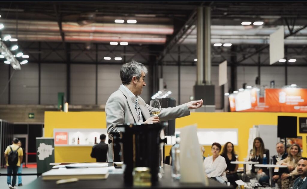 Platocanario.es Ferrán Centelles ofreció una ponencia sobre los vinos de Lanzarote