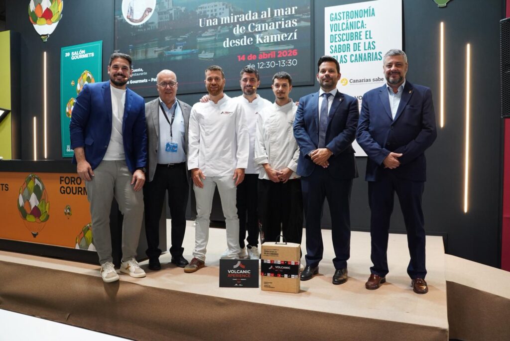 Platocanario.es Chefs y representantes del Gobierno de Canarias en el escenario principal
