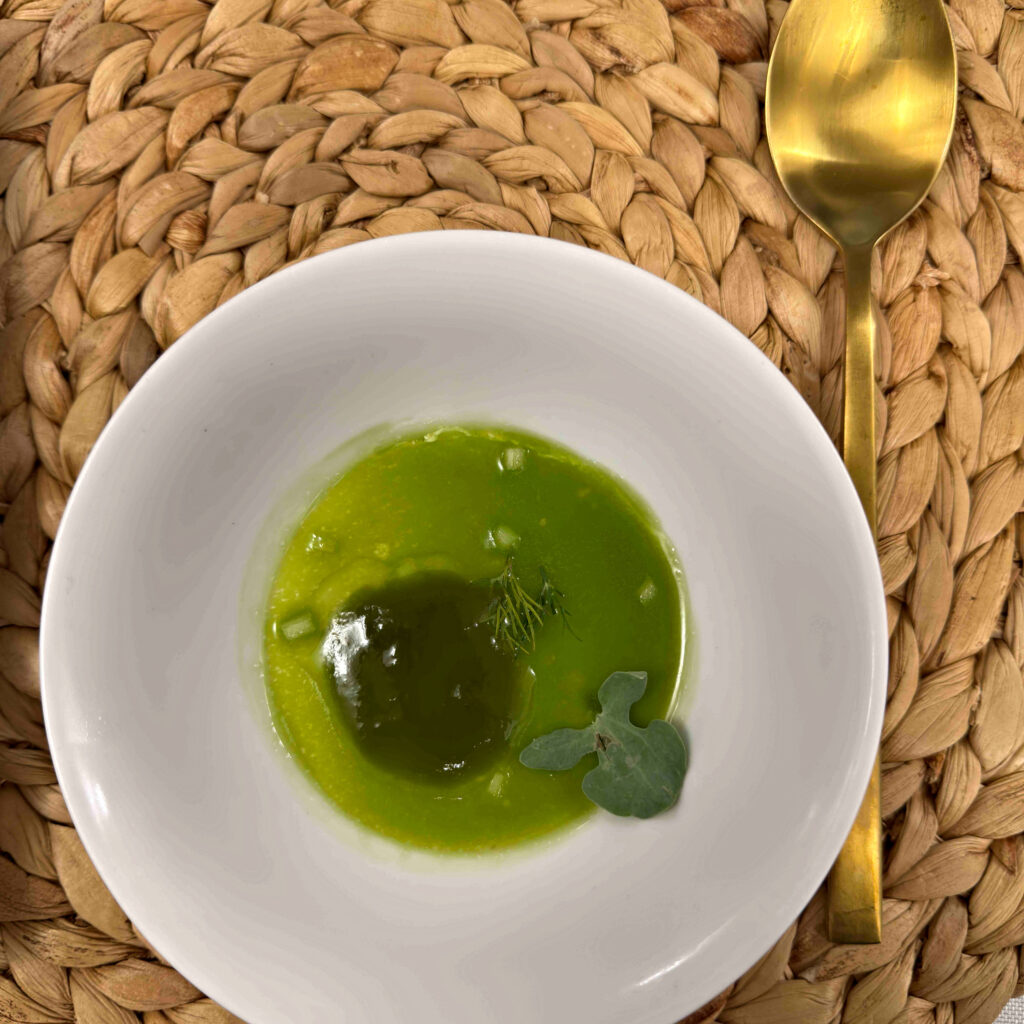 Platocanario.es Cuajada-de-apio,-algas,-pepino-y-granizado-de-acederas