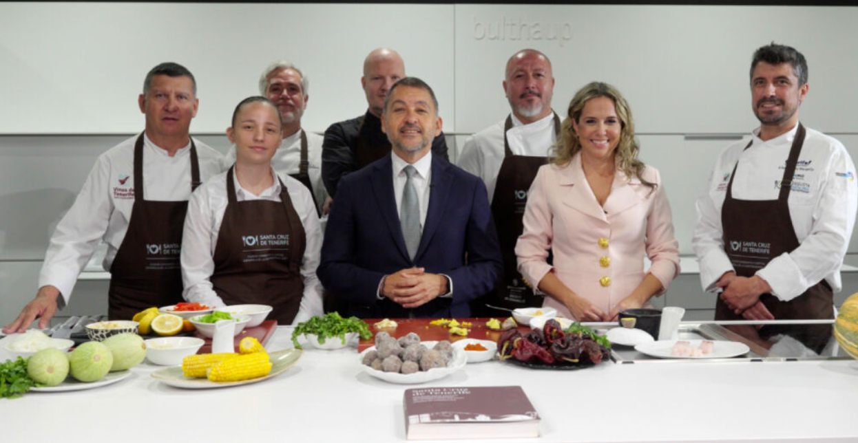 Platocanario.es El alcalde de Santa Cruz de Tenerife, rodeado de chef relevantes de la capital