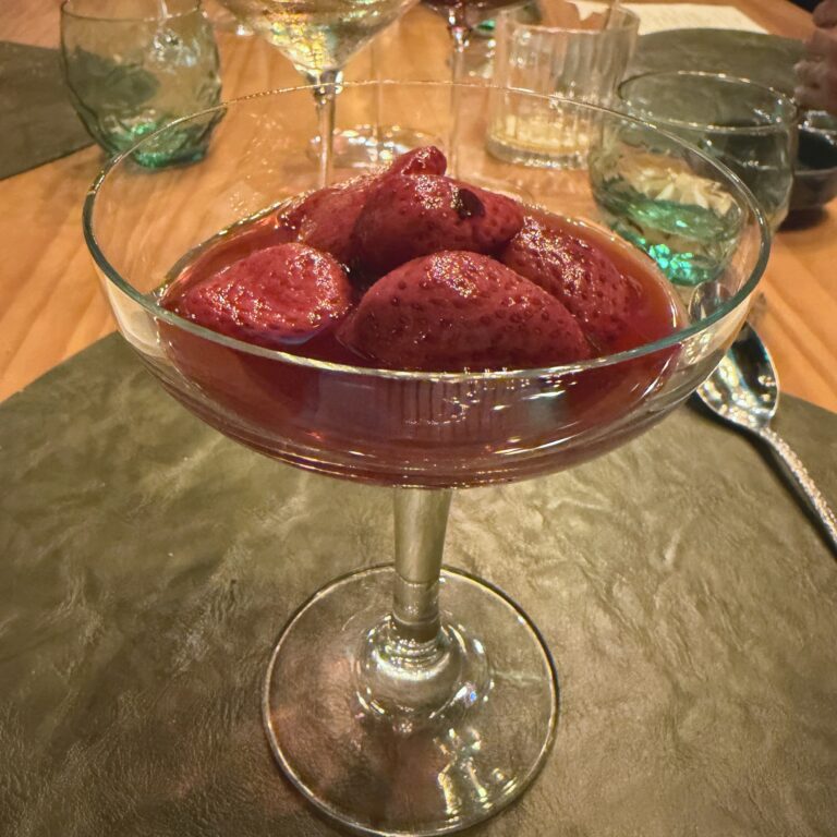 Platocanario.es Strawberry, by Pedro Hernández Castillo