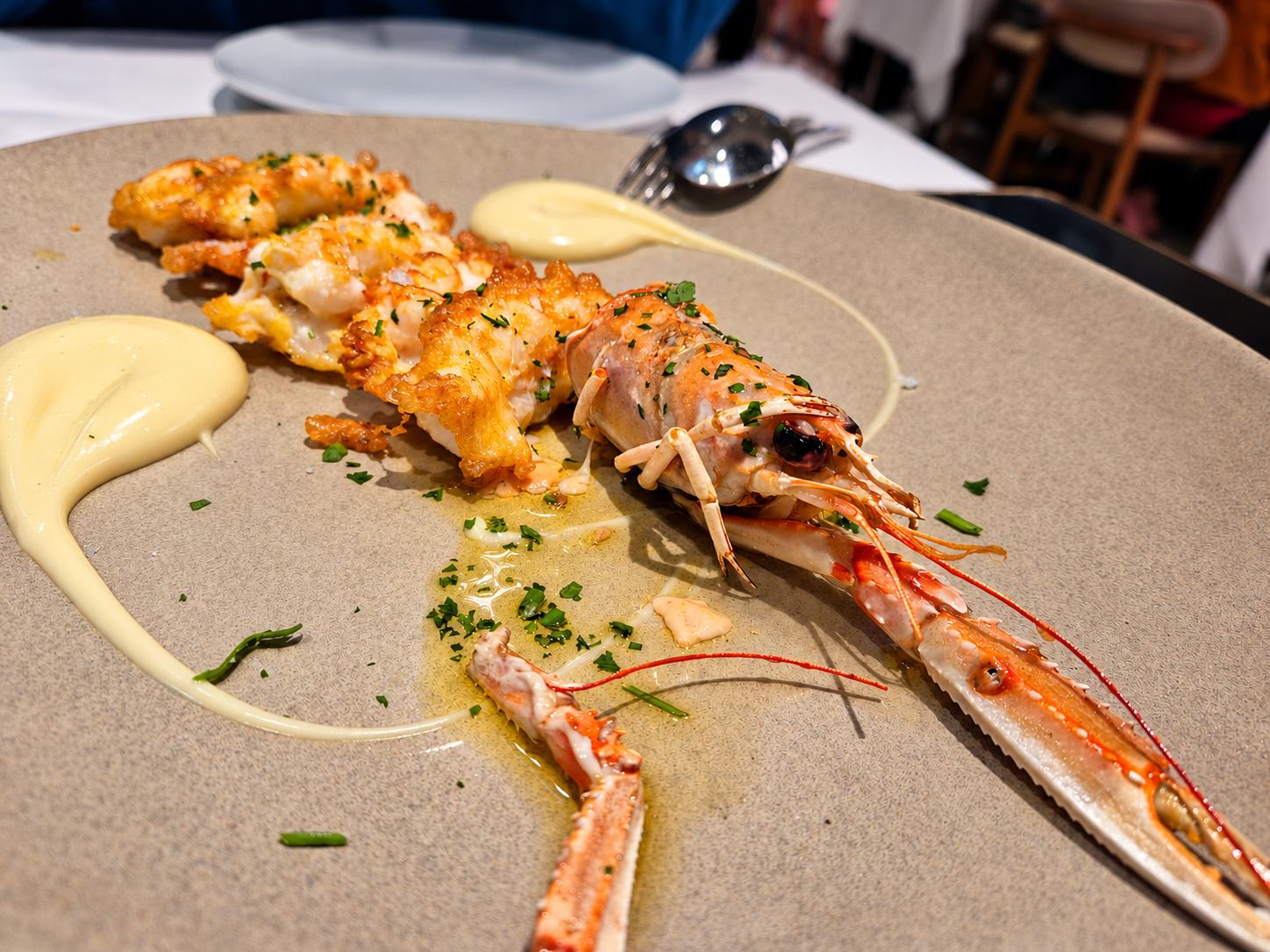 Cigala servida durante la cena en Lanperna.