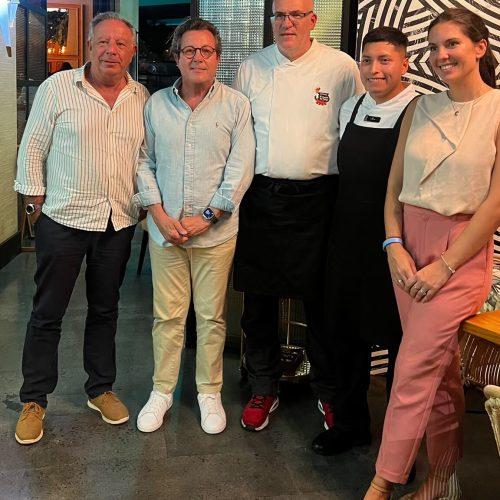 Platocanario.es Carla Riera, directora de La Isla y el Mar, con el chef invitado, el residente y los periodistas Fernando Núñez y Jaime Puig